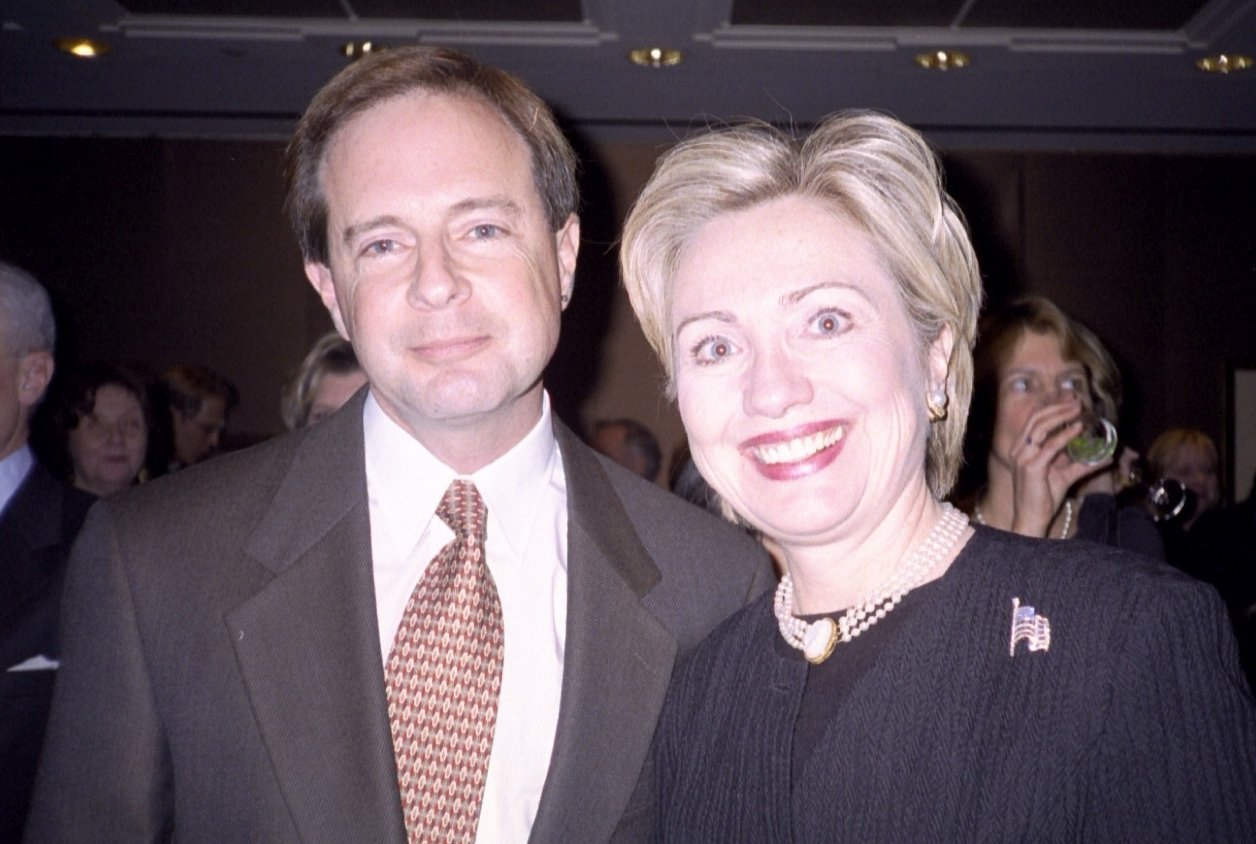 Robert Epstein y Hillary Clinton.