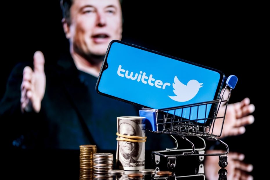 25-OCT-2022 Elon Musk Planea Completar Compra de Twitter el Viernes - Divulgación Total