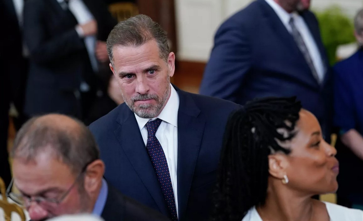 31-JUL-2023 Reporte de Banco Chase Sugiere Posible 'Tráfico Humano' de Hunter Biden - Divulgación Total