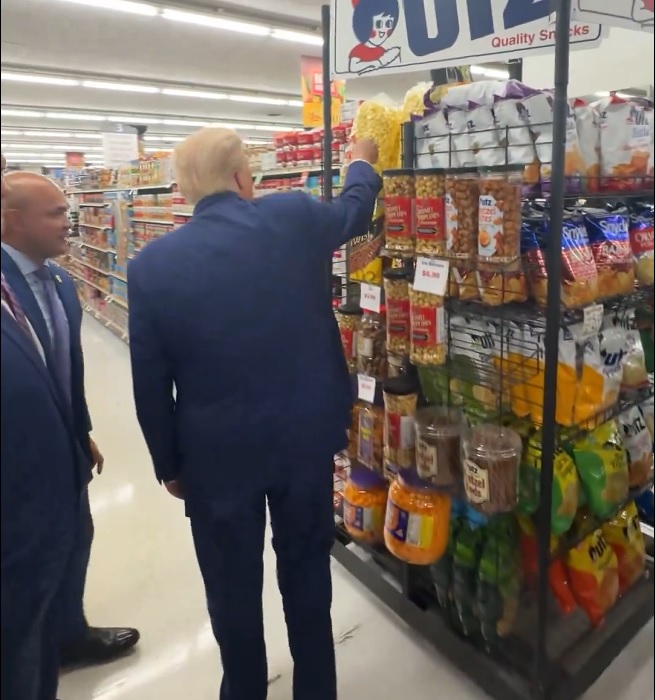 23-SEP-2024 Trump Compra PopCorn en Sprankle's Market, Pensilvania - Divulgación Total